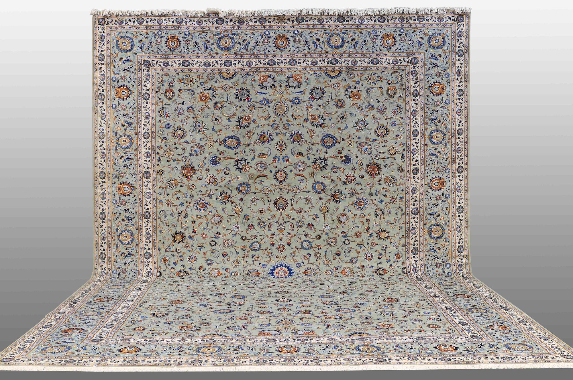 A carpet, Kashan, ca 590 x 418 cm.