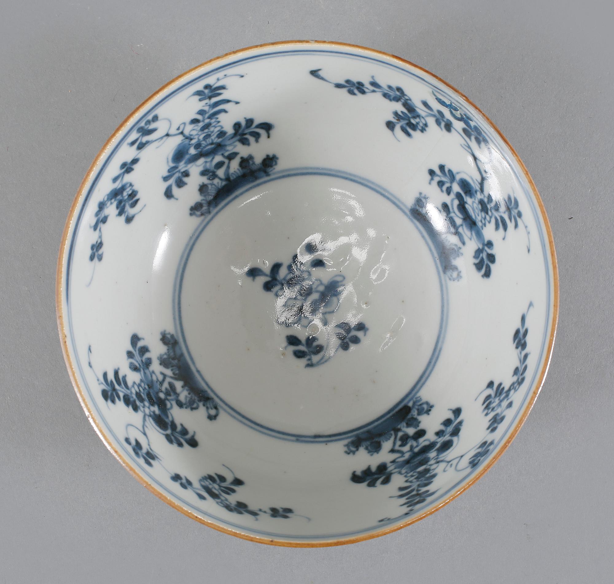 SKÅL SAMT FAT, porslin, Kina, 1700-tal.