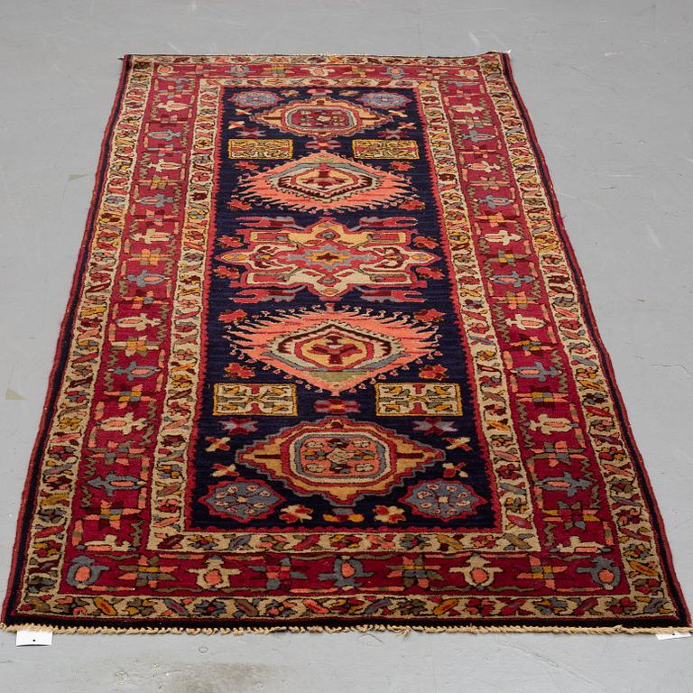 A RUNNER, an old/semi-antique  Vorwerk, ca 248 x 99-100,5 cm.