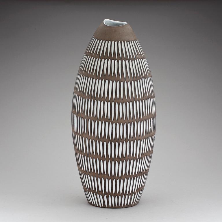 GOLVVAS, lergords, "Negro", Ingrid Atterberg, Upsala Ekeby. I produktion 1953-1958.