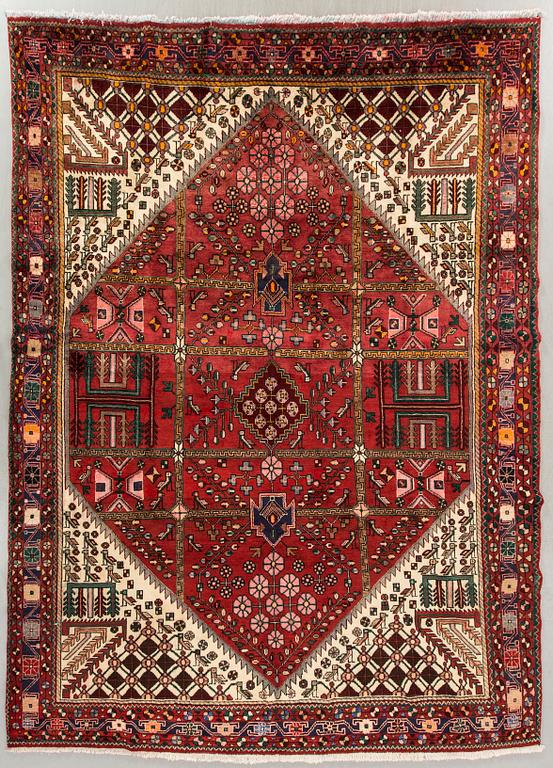 An old Saveh carpet ca 345 x 270 cm.