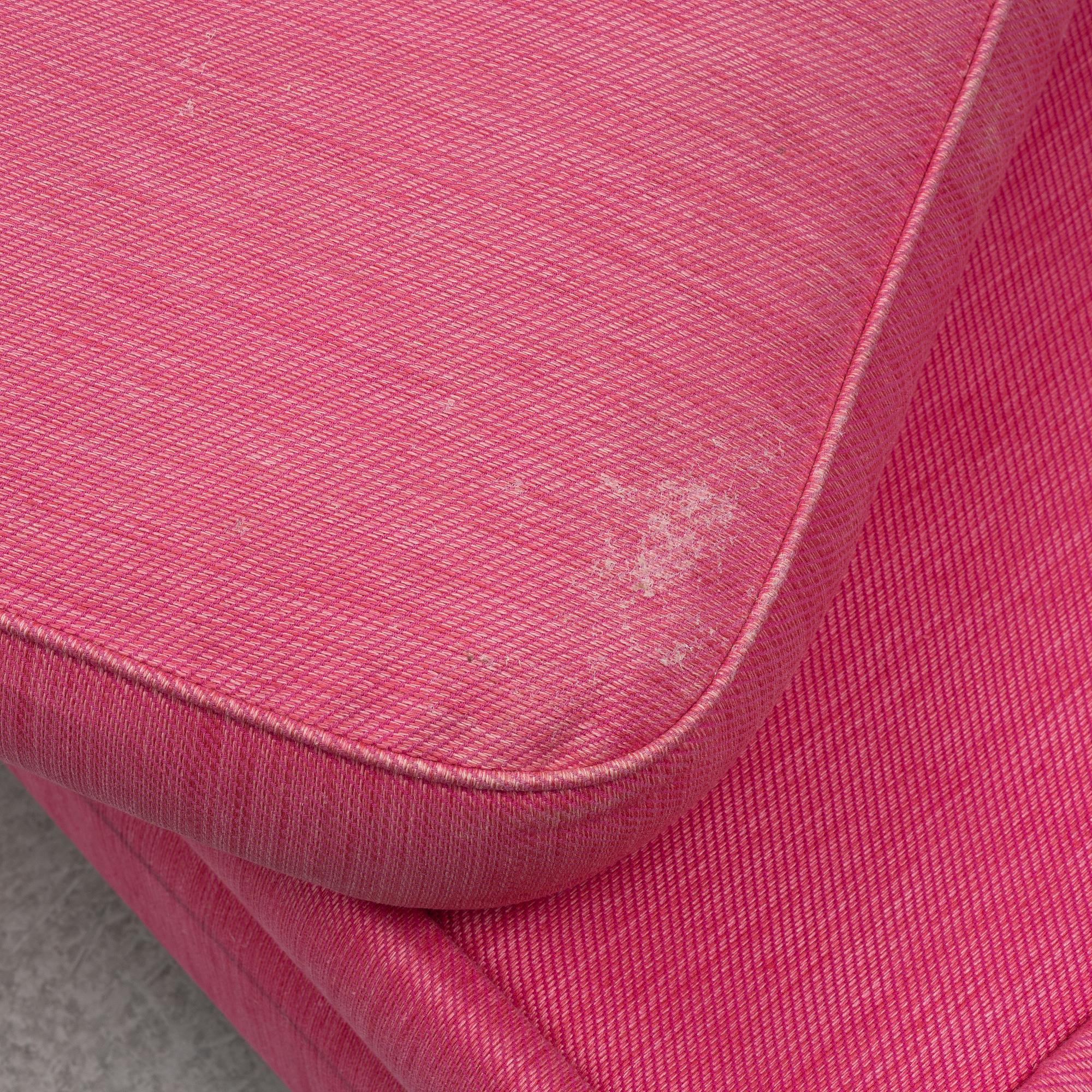 Josef Frank, fåtölj med fotpall, modell 336, Firma Svenskt Tenn.