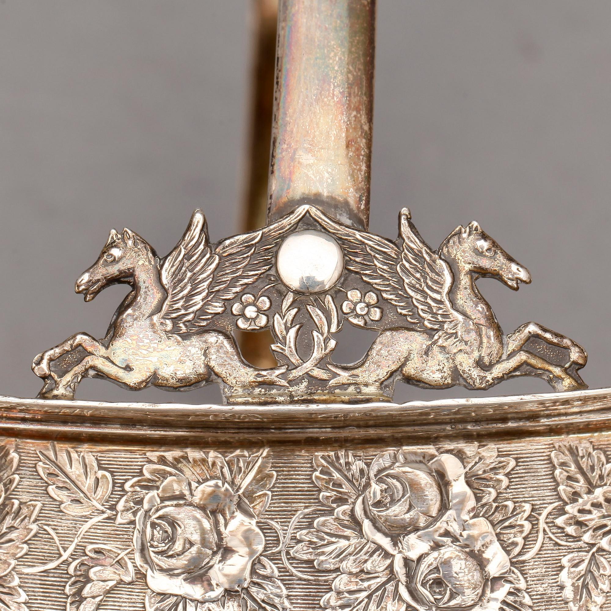 KONFEKTSKÅL, silver, Elias Modig, S:t Petersburg (1795-1834). Vikt 318 gram.