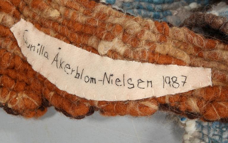 TEXTIL, "Havssymfoni", Gunilla Åkerblom Nielsen, signerad och daterad 1987.