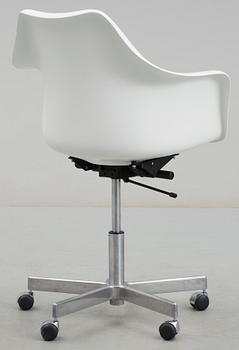 KONSTORSSTOL, Eero Saarinen, Knoll International, USA, 1900-talets andra hälft.