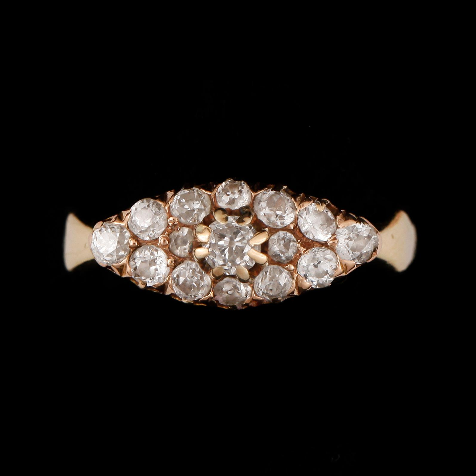 RING, guld 18K, diamanter, otydliga stämplar, Sverige. Vikt ca 5 gram.