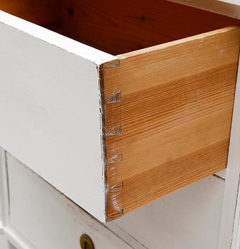 BYRÅ, gustaviansk stil, 1900-talets början.