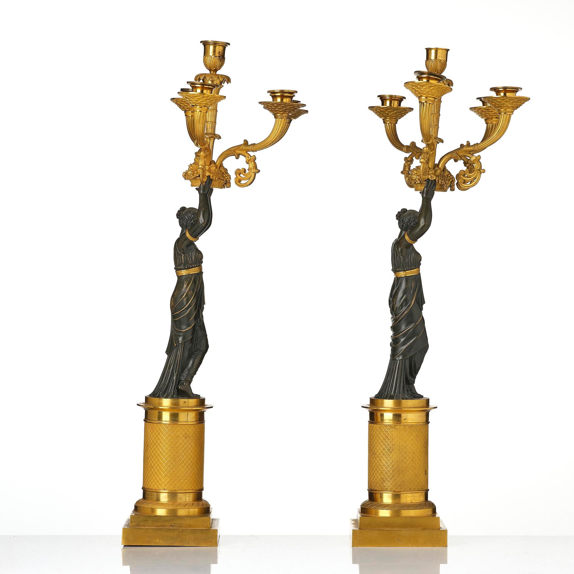 Kandelabrar, ett par, för fem ljus, tillskrivna Francois Rabiat (verksam i Paris 1756-1815), Empire.