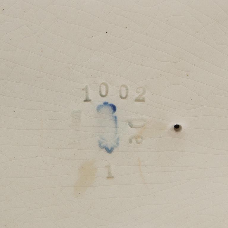 Wilhelm Süss jardinère för  Karslruhe Staatliche Majolika-Manufaktur AG 1900-talets första hälft.