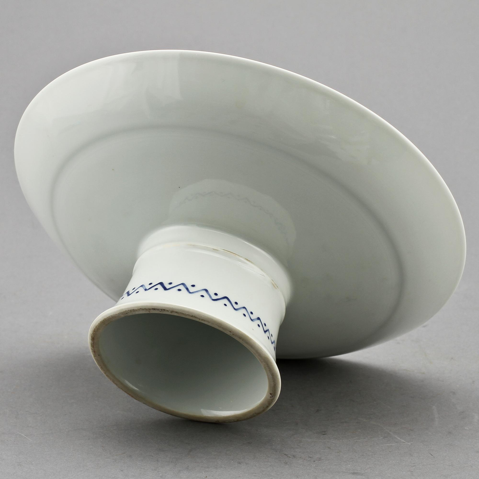 TALLRIKAR, 14 st, samt FAT, porslin, 1900-tal.