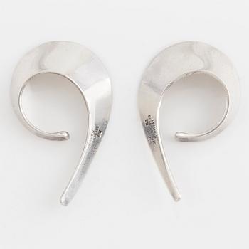 TONE VIGELAND, ett par 'Slynge – Sling' örhängen, sterlingsilver.