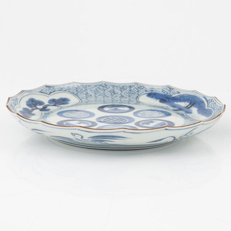 A pair of porcleain plates, Japan, 19th century.