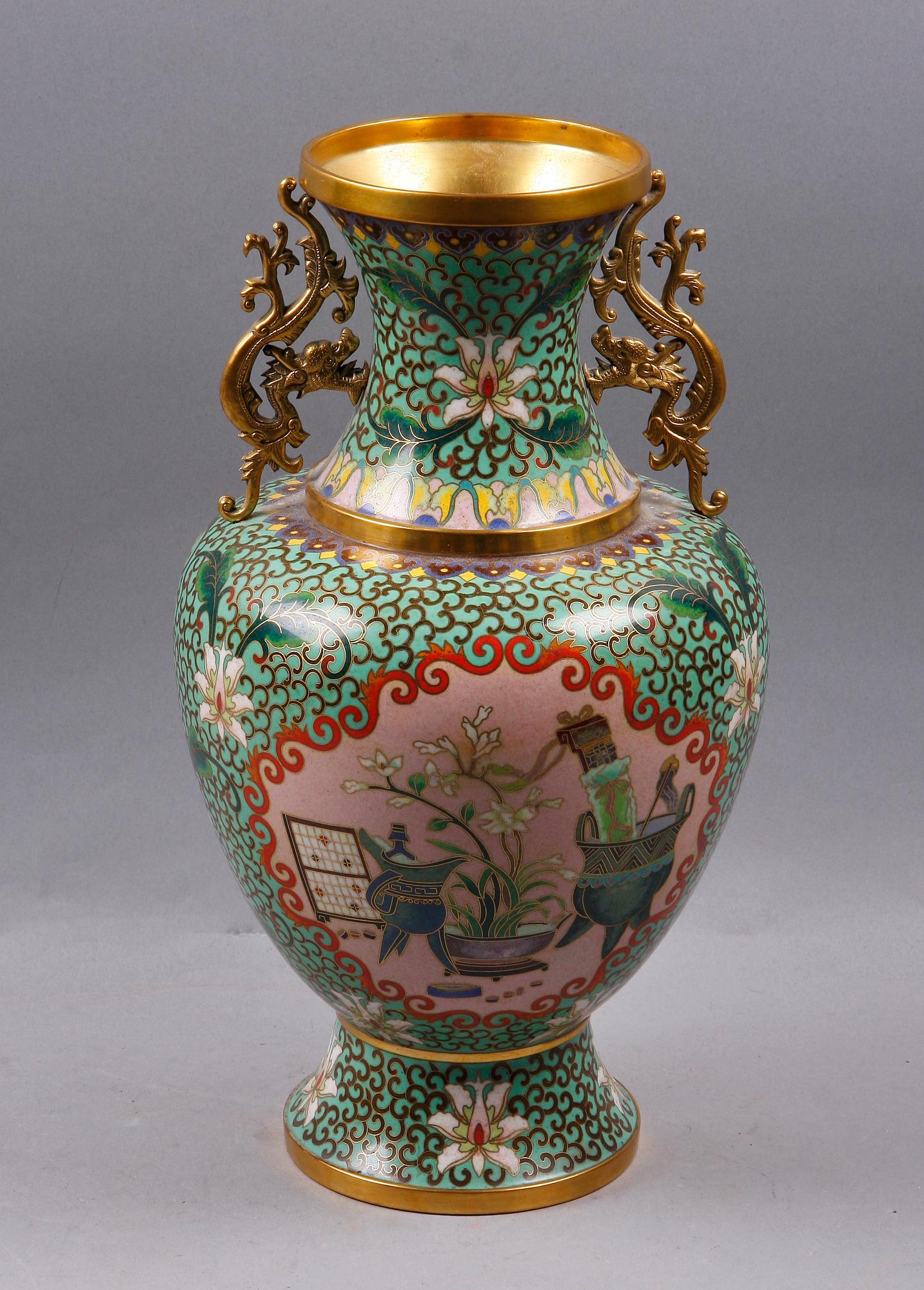 VAS, cloisonne, Kina, 1900-tal.