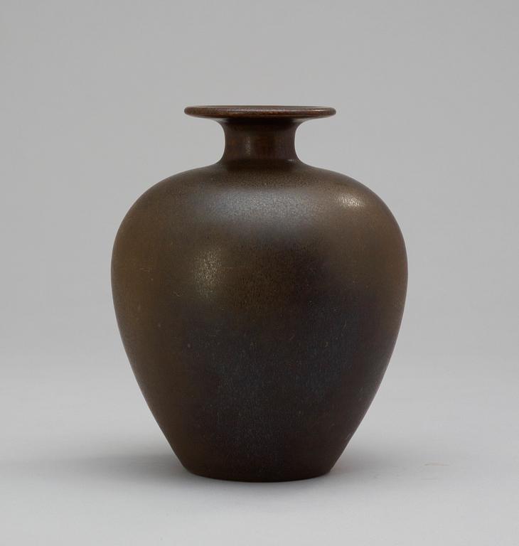 A Erik and Ingrid Triller stoneware vas, Tobo.
