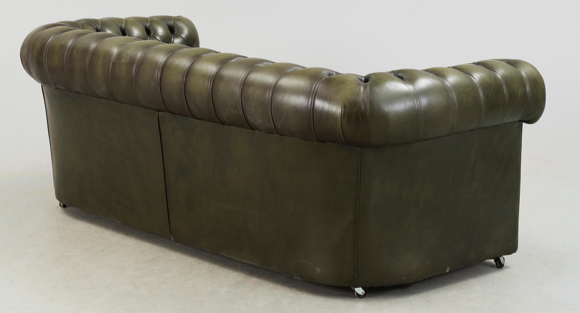 SOFFA, chesterfieldstil, 1900-talets andra hälft.