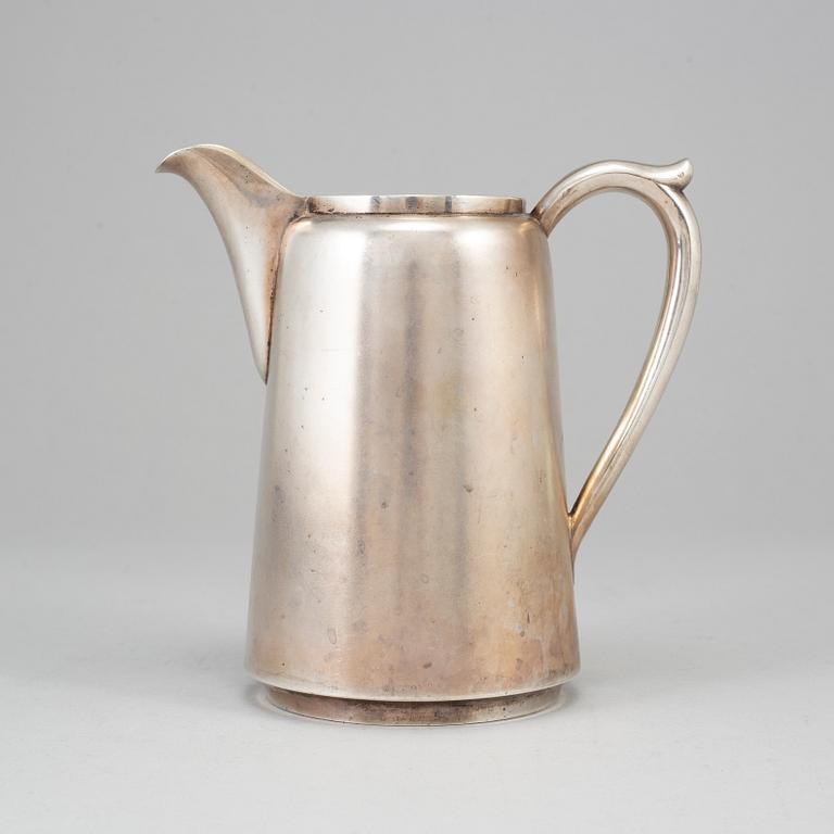 A Russian parcel-gilt silver jug, mark of Michail and Semen Grachev, St. Petersburg 1908-1917.