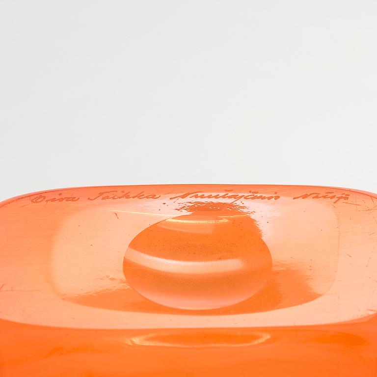 Oiva Toikka, a 'Pompom' bottle signed Oiva Toikka Nuutajärvi Notsjö.