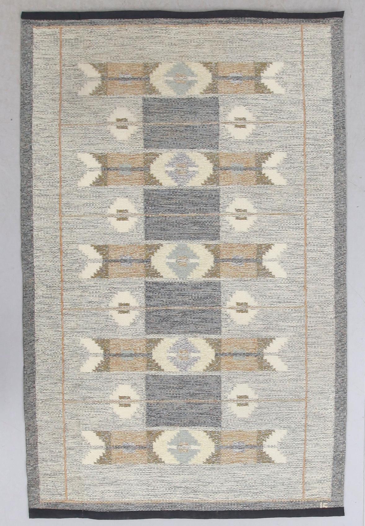 MATTA, rölakan, monogramsignerad IS, ca 203 x 128 cm.