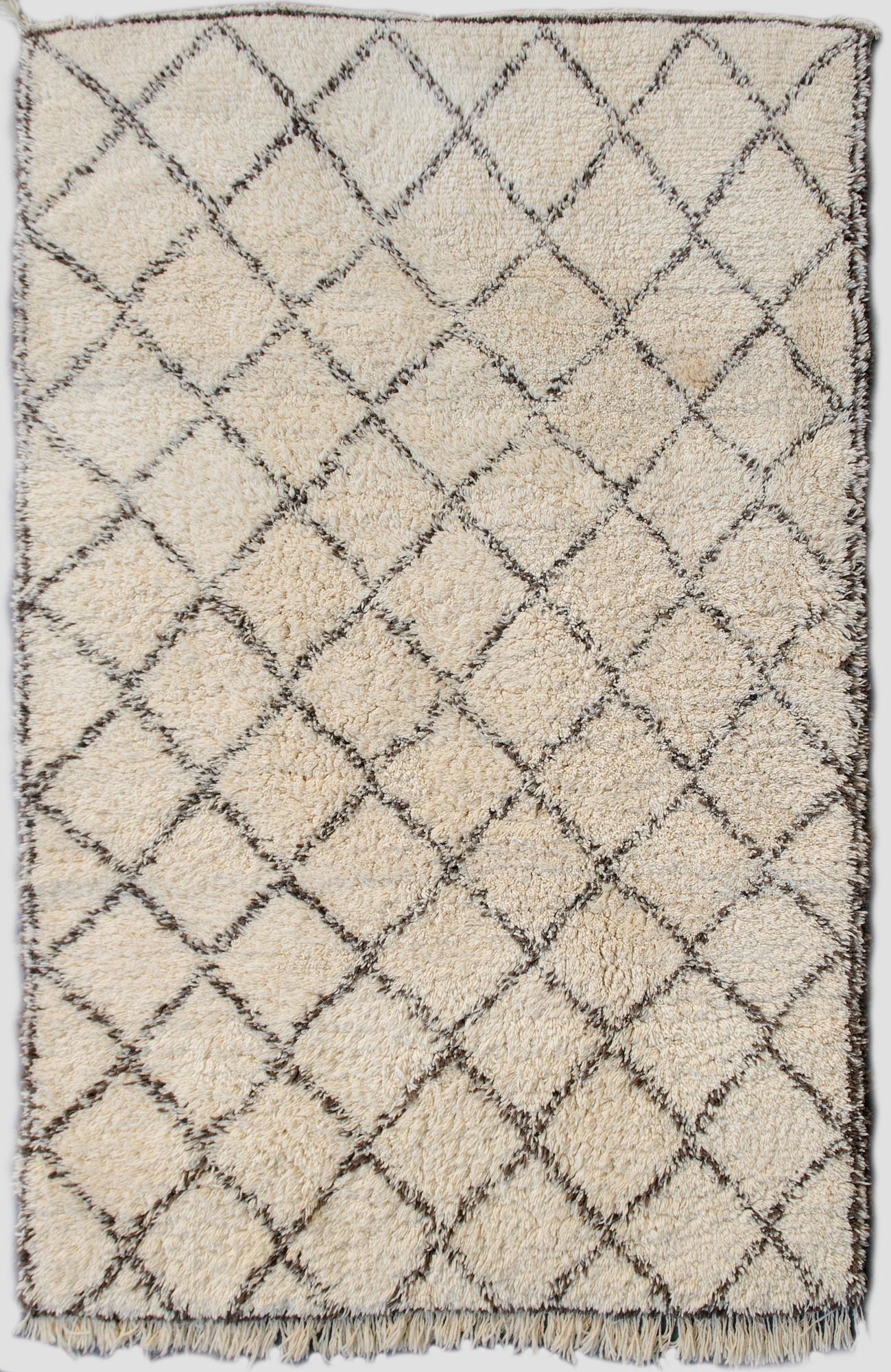 Matta, Beni Ourain. Ca 290x185 cm.