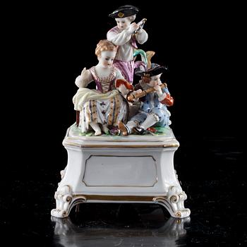 FIGURINGRUPP / SPELDOSA, porslin, Tyskland ca 1900.