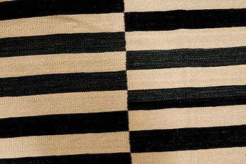 A Kelim carpet, ca 280 x 240 cm.