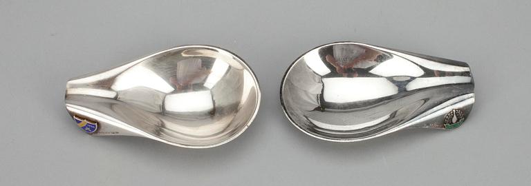 FAT, 2 st silver, Tapio Wirkkala, Kultakeskus, Tavastehus 1958. Vikt ca 40,8 g.