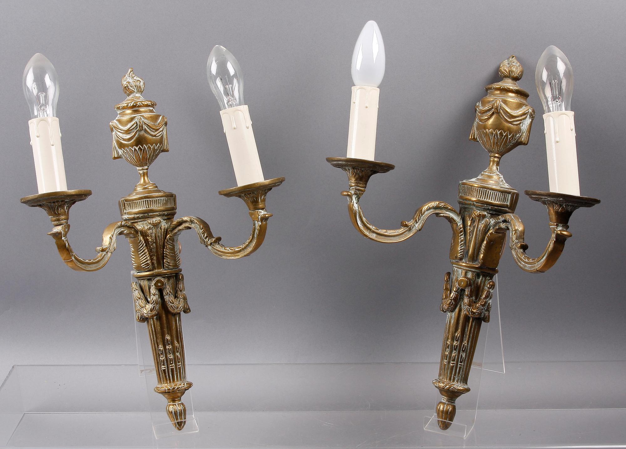 VÄGGAPPLIQUER, ett par, mässing, Louis XVI-stil, 1900-tal.