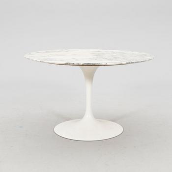 Eero Saarinen, matbord samt stolar 4 st "Tulip", Knoll International, licenstillverkat av NK Inredningar 1960-tal.