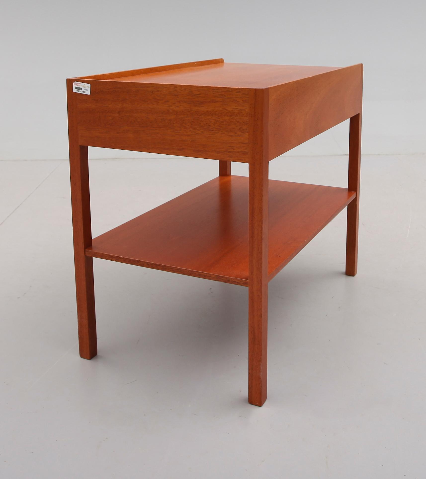 SÄNGBORD, modell 914, Josef Frank, Svenskt Tenn, 1900-talets andra hälft.