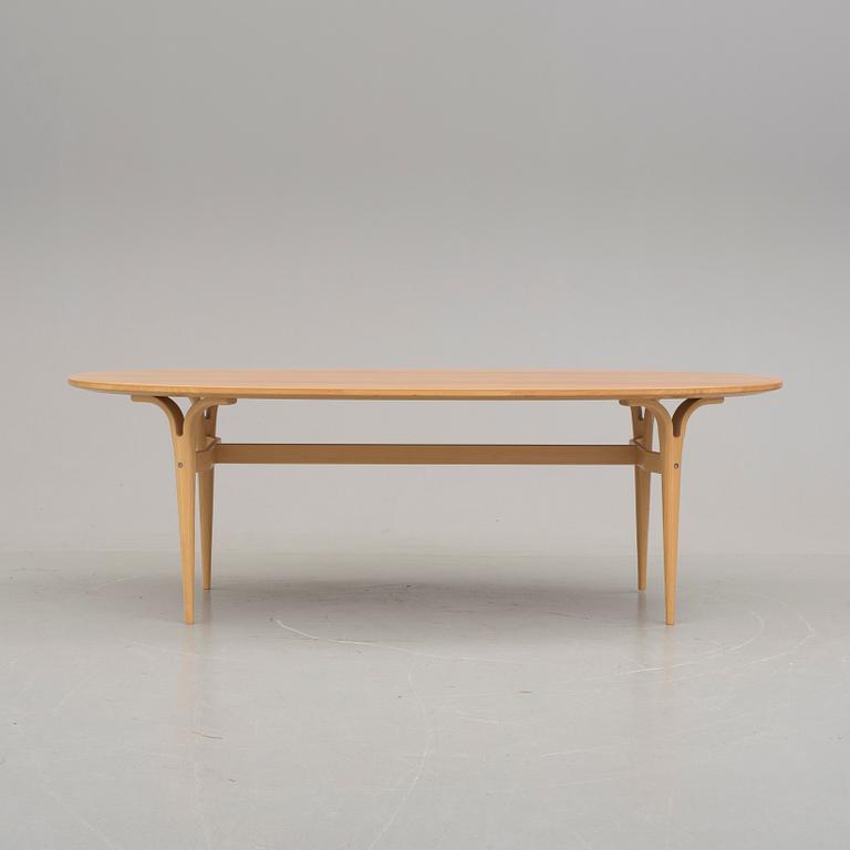 BORD, "Superellips", Bruno Mathsson och Piet Hein, Firma Karl Mathsson, Värnamo, 2002.
