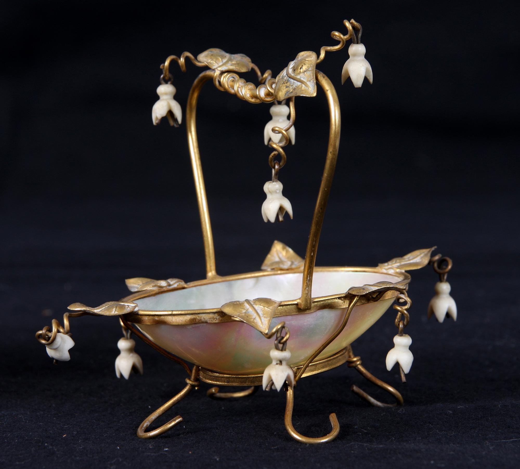 FICKUR, märkt Omega samt SKÅL, 1900-tal.