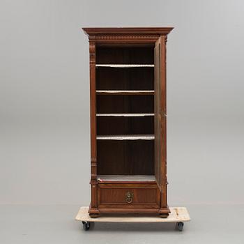 KLÄDSKÅP, nyrenässans, 1800-talets slut.