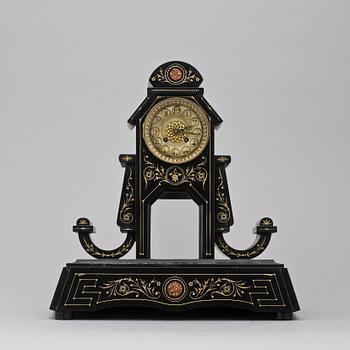 BORDSUR, nyrenässans, 1800-talets slut.