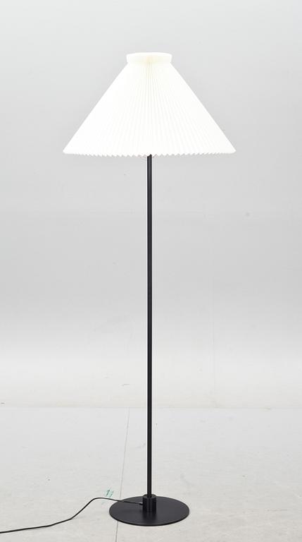 GOLVLAMPA, "Le Klint", Kaare Klint, Danmark.