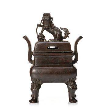 1115. Rökelsekar med lock, brons. Sen Mingdynastin (1368-1644).