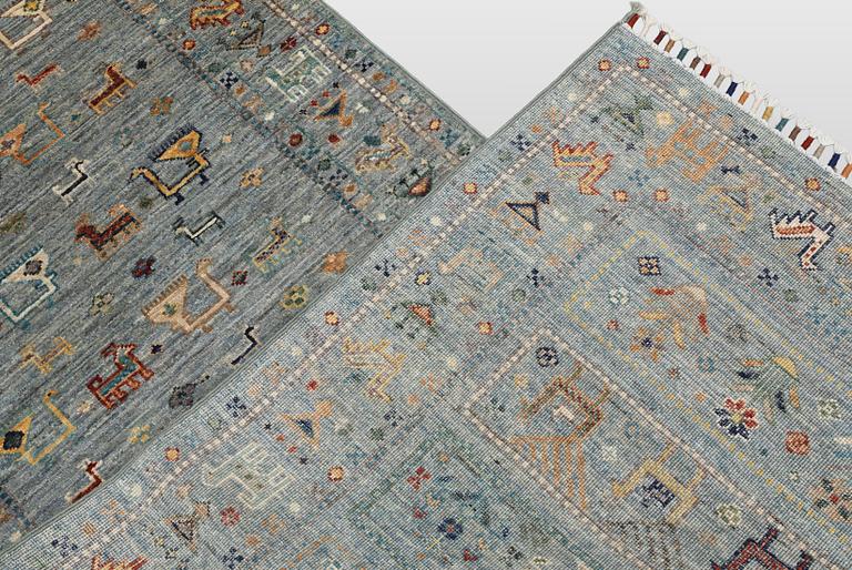 A Zigler Design runner carpet, 295 x 80 cm.