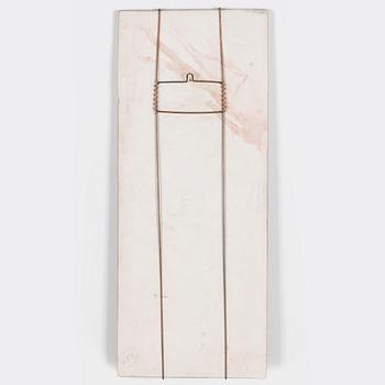 Rut Bryk, seinäreliefi, kivitavaraa signeerattu BRYK.