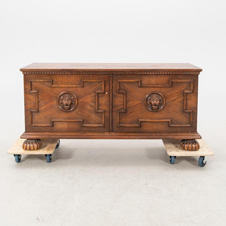 Sideboard Swedish Grace Svenska Möbelfabrikerna i Bodafors, 1920-30-tal.