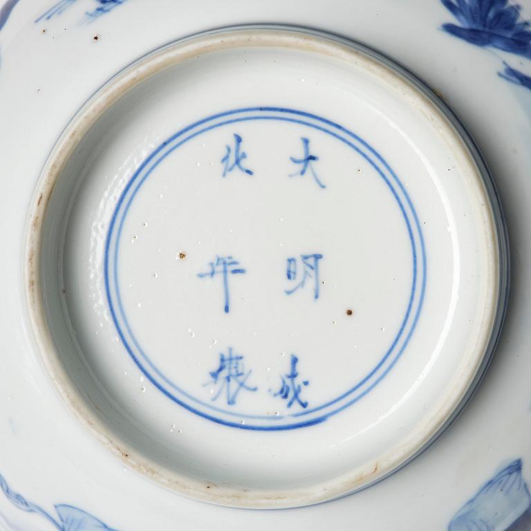 Skålar, ett par, porslin. Qingdynastin, Kangxi (1662-1722).