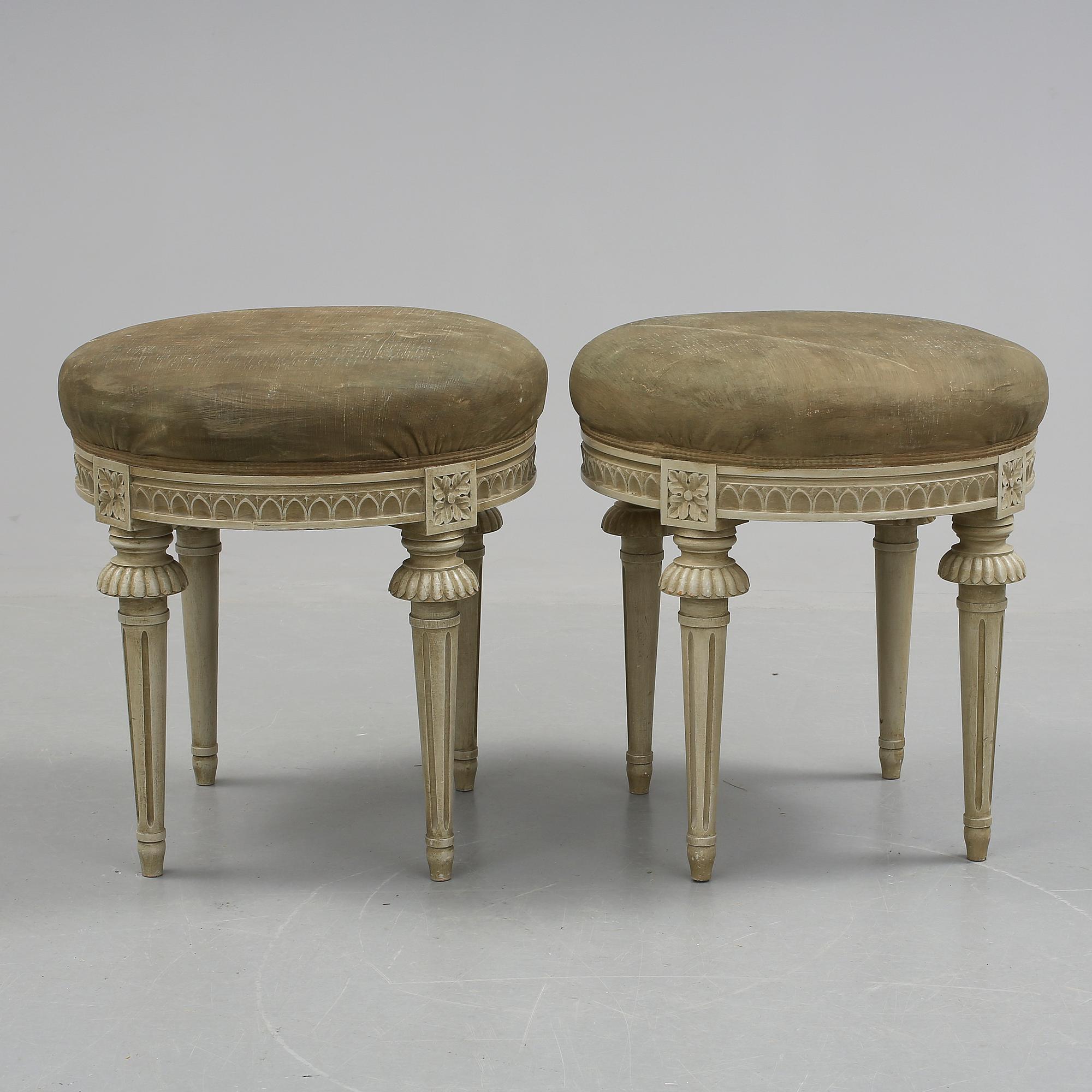 TABURETTER, ett par, gustaviansk stil, 1900-tal.