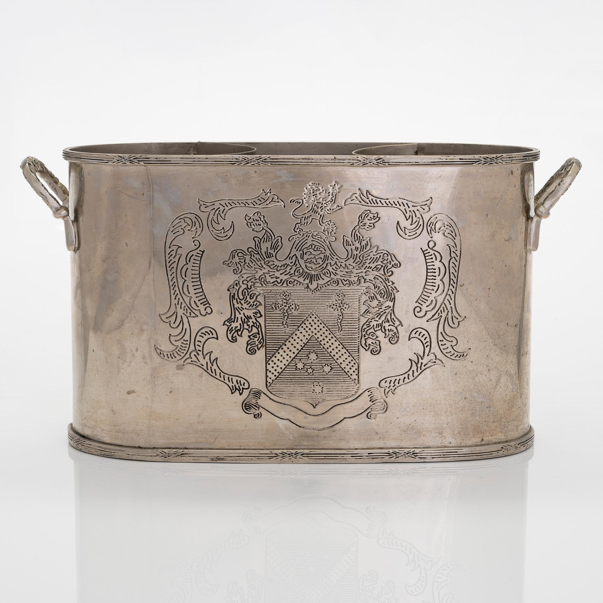 Champagne cooler, for two bottles.