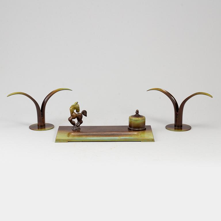 A pair of bronze candlesticks and inkstand,  Ivar Ålenius Björk för Ystad-Metall, 1900-tal.