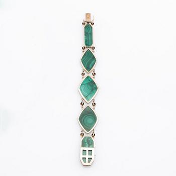 Halsband, ring och armband med slipade malakiter, Kina 1900-talets första hälft.