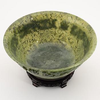 A large green dragon bowl, China, 20th Century.