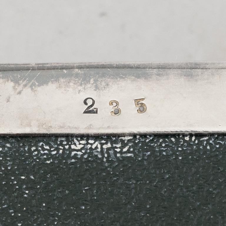 Kortskrin, silver, svensk importstämpel, 1900-talets första hälft.