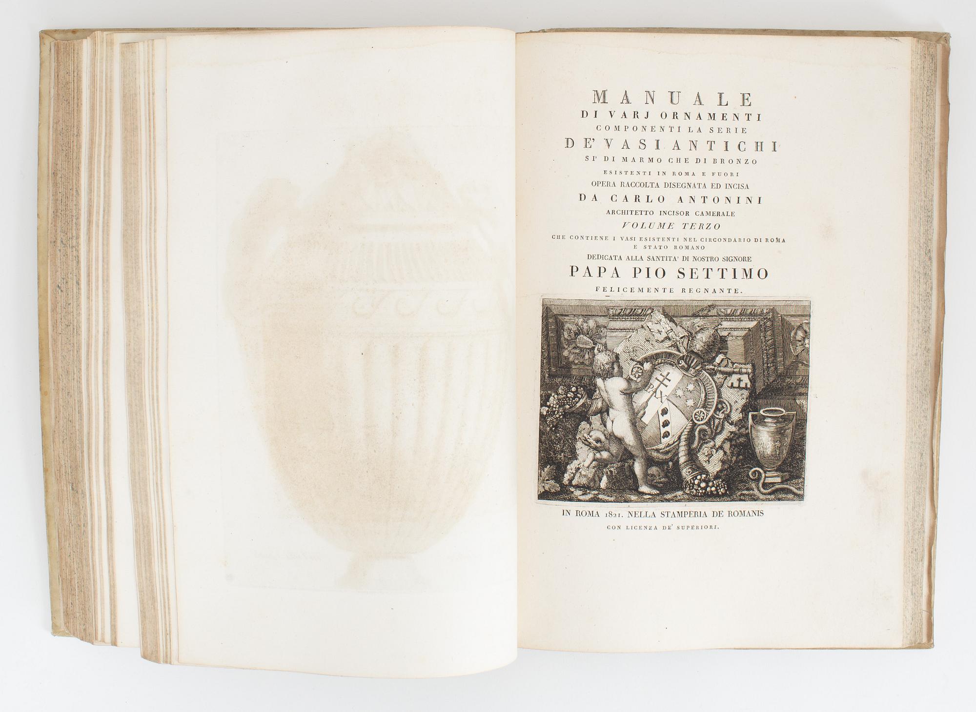 196 engraved plates of vases from antiquity.