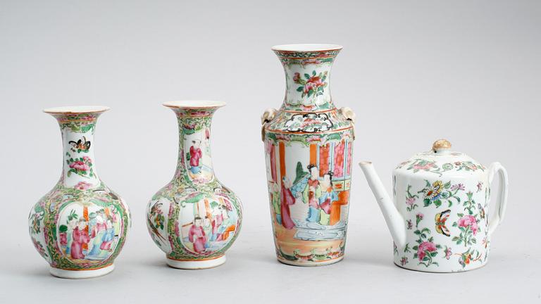 VASER, 3 st (2+1) samt TEKANNA, porslin, Kanton, Kina, 1800-tal.