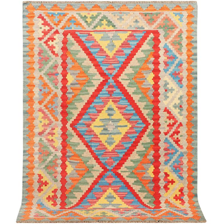 A Kilim rug, c. 176 x 125 cm.