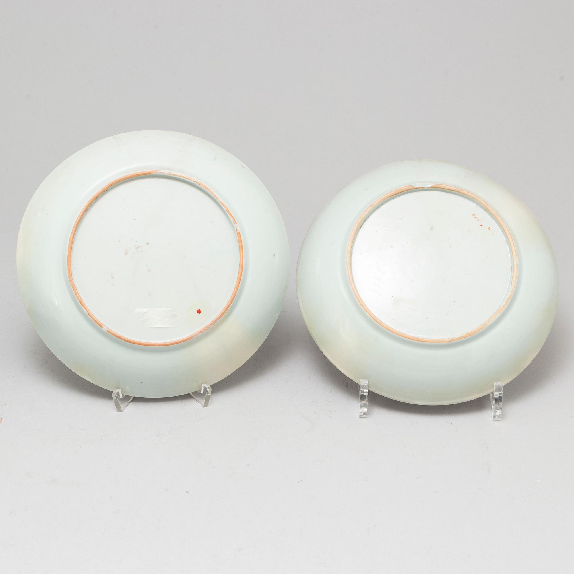 SERVERINGSFAT, SKÅLFAT, ett par, samt SKÅLAR, ett par, kompaniporslin. Qingdynastin, Qianlong (1736-95).