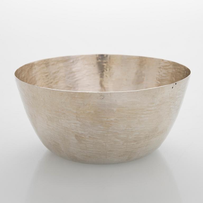 Tapio Wirkkala, A silver bowl, Kultakeskus Hämeenlinna 1981.